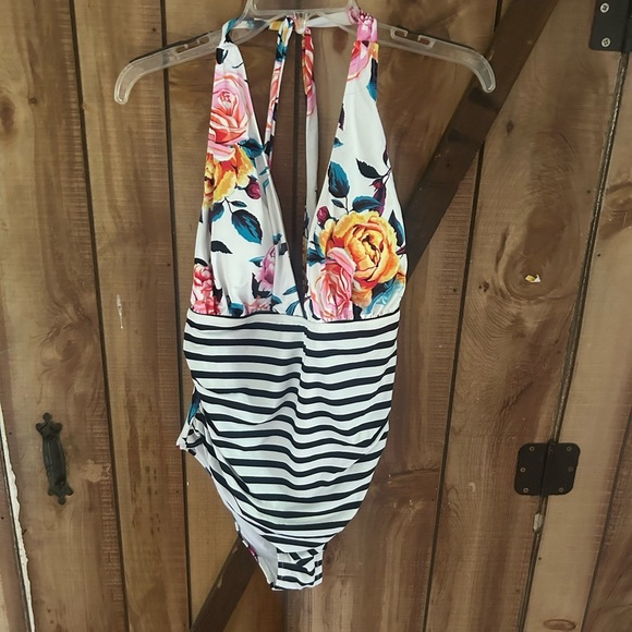 NWT CUPSHE FLORAL ONE PIECE SWIMSUIT 1X - Picture 8 of 10